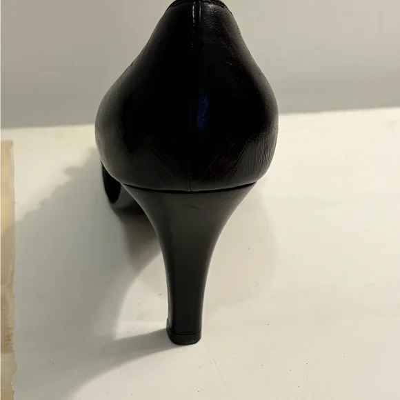 Bruno Magli Black Heels with Gold Chain Detail - Picture 6 of 6